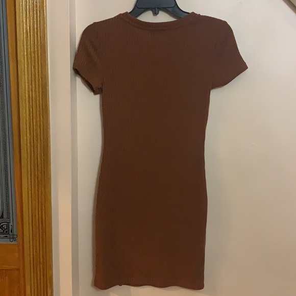 NWOT Brown short-sleeve bodycon dress - Picture 5 of 6
